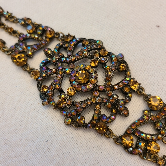 Rhinestone Vintage Inspired Bracelet in Bronze tones. - Picture 5 of 6